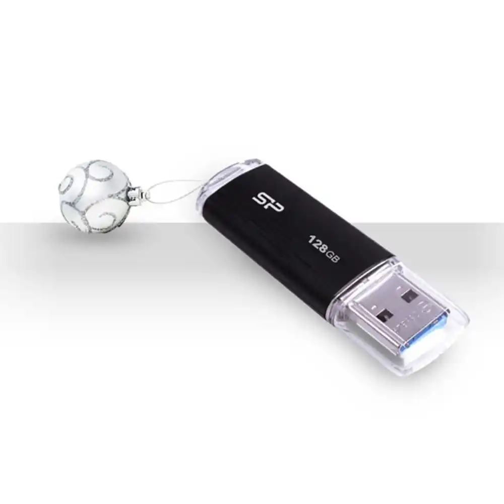 فلش Silicon Power Blaze B02 با قابلیت اتصال به بند و جاکلیدی