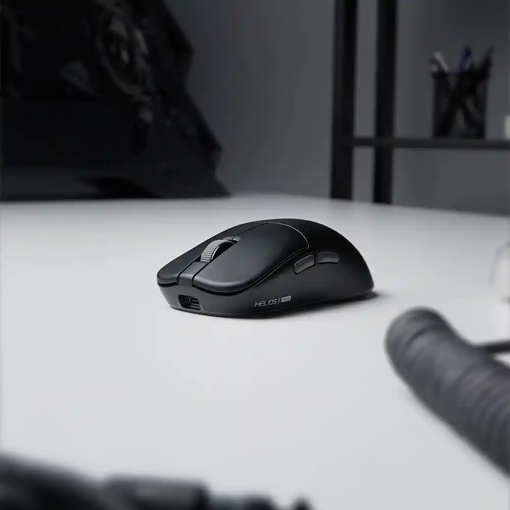 ماوس گیمینگ بیسیم فنتک مدل HELIOS II PRO S XD3V3