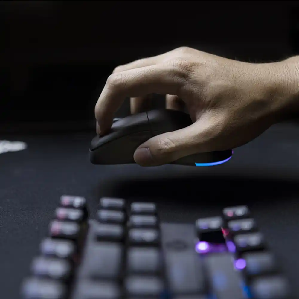 ماوس گیمینگ بیسیم فنتک مدل HELIOS GO XD5