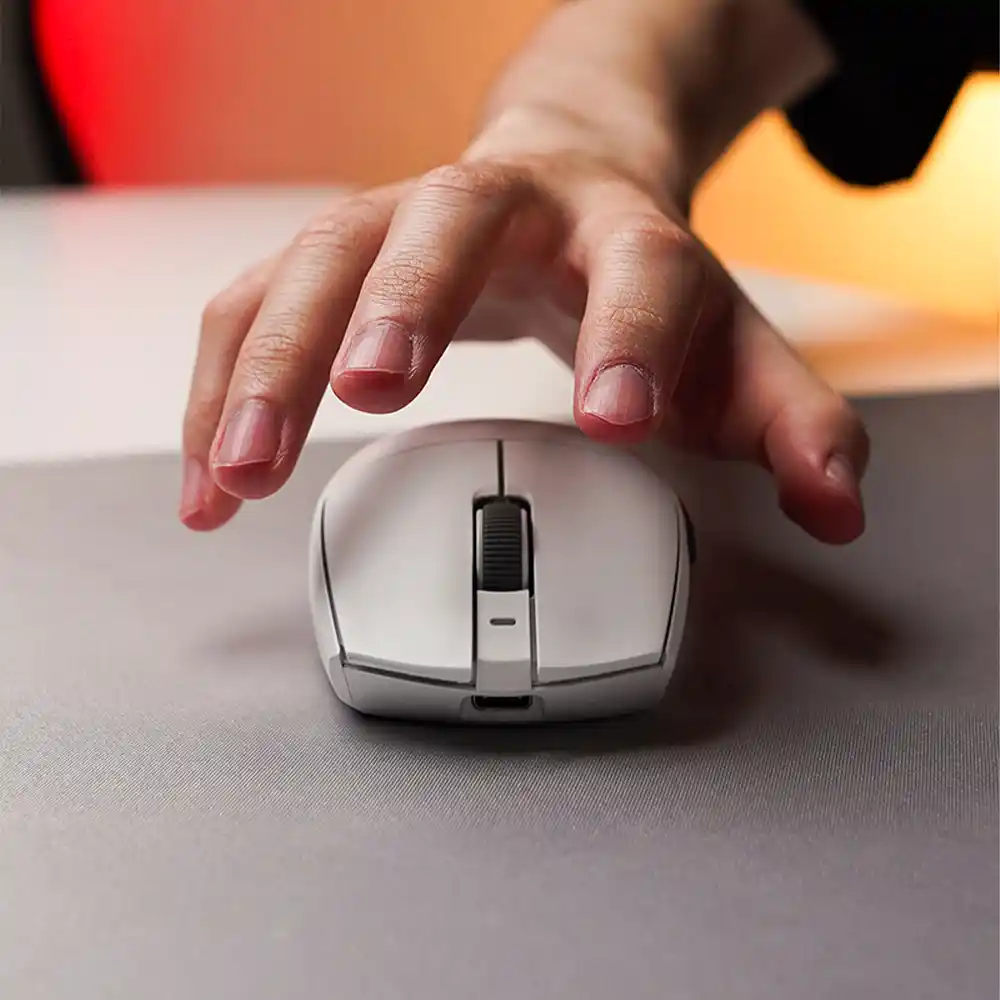 ماوس گیمینگ بیسیم فنتک مدل ARIA II PRO XD7V2P ماوس گیمینگ بیسیم فنتک مدل ARIA II PRO XD7V2P