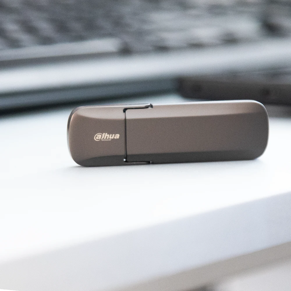 حافظه SSD اکسترنال داهوا مدل S806 حافظه SSD اکسترنال داهوا مدل S806