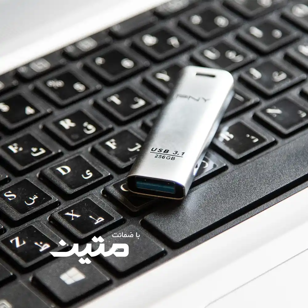 نمای نزدیک فلش مموری PNY Metal USB 3.1