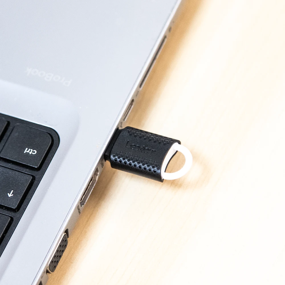 فلش مموری لکسار مدل JumpDrive V40 فلش مموری لکسار مدل JumpDrive V40