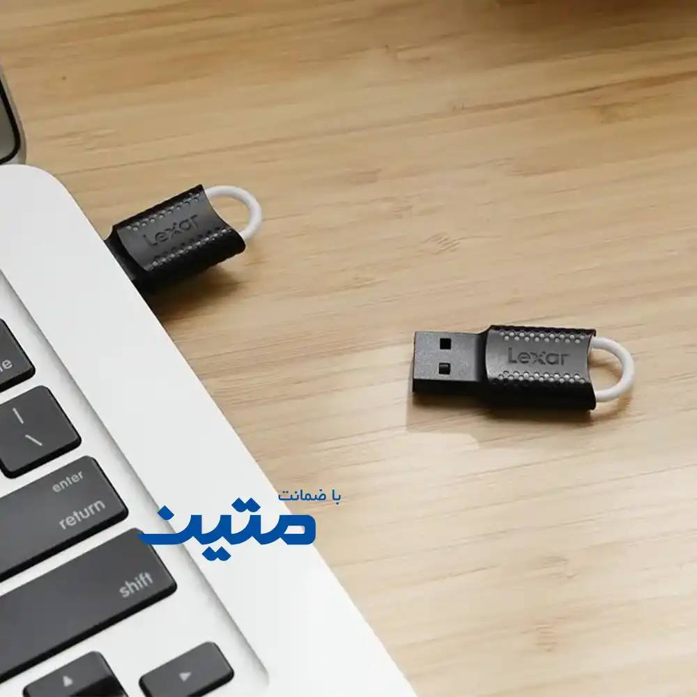 V40-9 نمای ظاهری فلش مموری Lexar V40 با طراحی جمعوجور