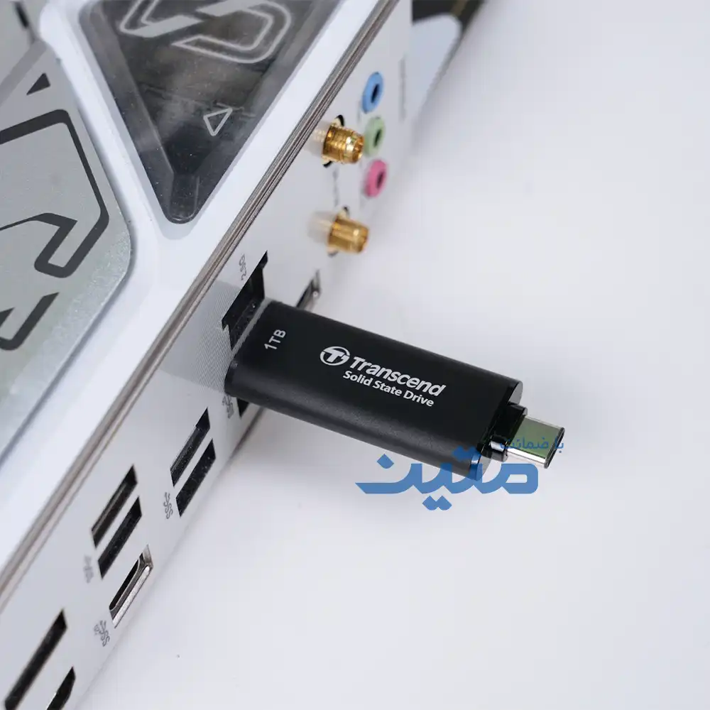 ESD310-6 نمای نزدیک SSD اکسترنال ترنسند ESD310 با طراحی کوچک و سبک